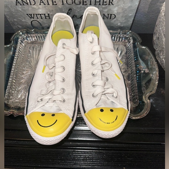White Sneakers with Yellow Smiley Face- Converse - Picture 1 of 6